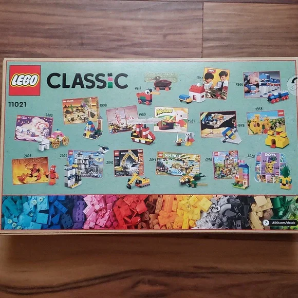 7X HOST PICK. NIB Lego Classic 1,100 Pieces Lego Set - Picture 2 of 2